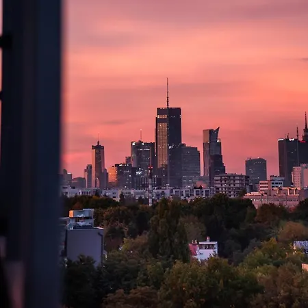 Qbik Artistic Cityscape Apartment Warsaw